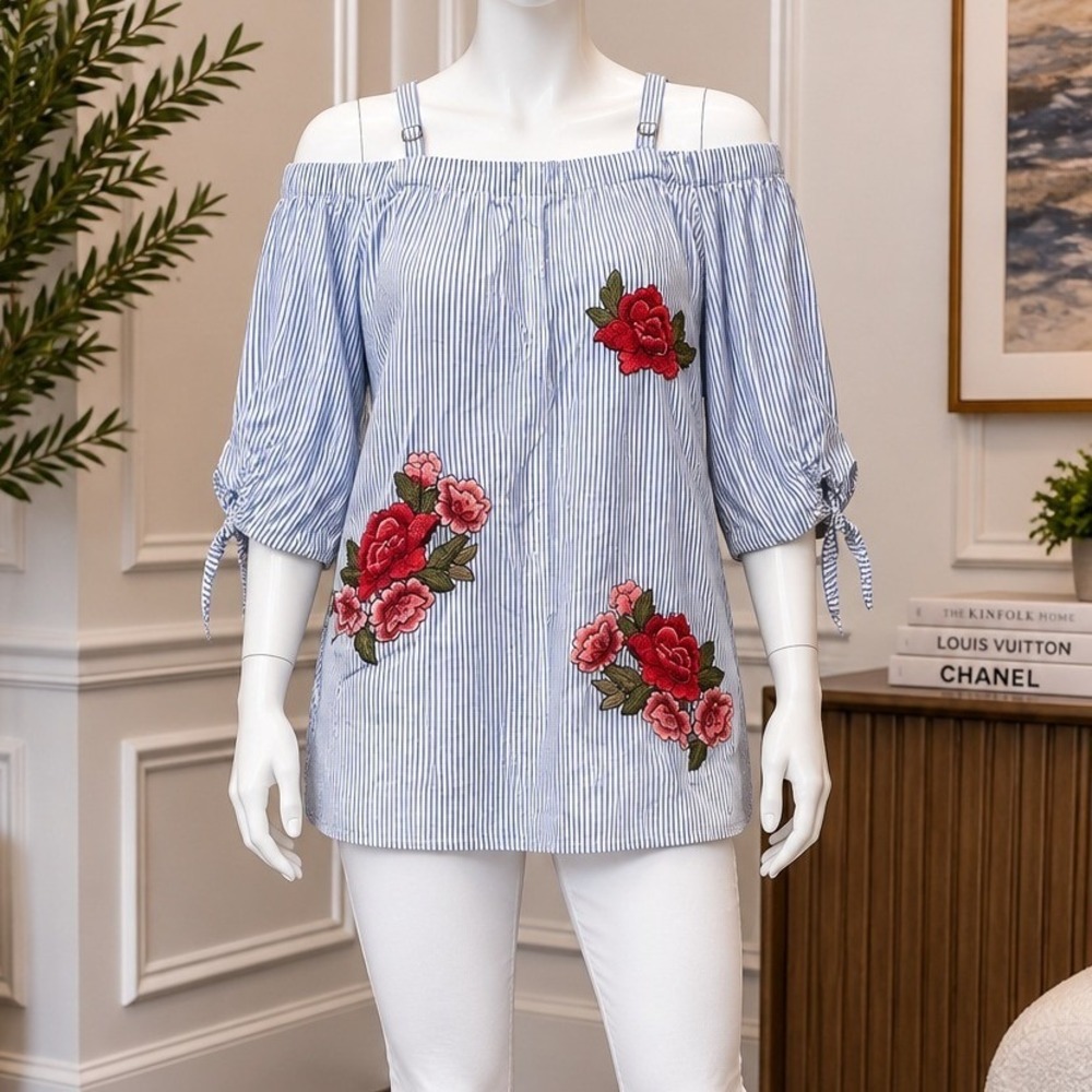 Romeo + Juliet Couture Womens Top Blue White Striped Floral Embroidered Medium
